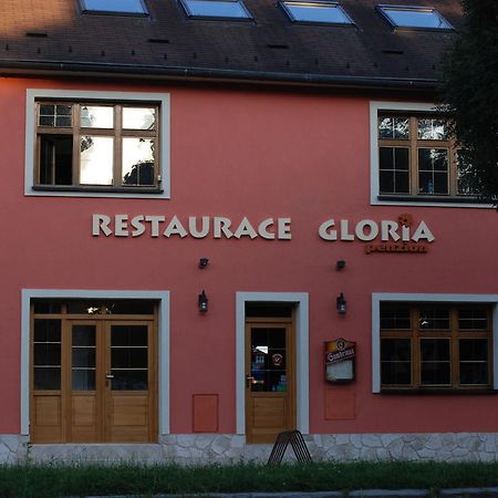 Готель Gloria Оломоуц Екстер'єр фото
